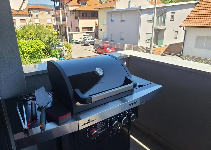 Modern 4-Star Luxury Apt - Wfh Ready, Free Parking